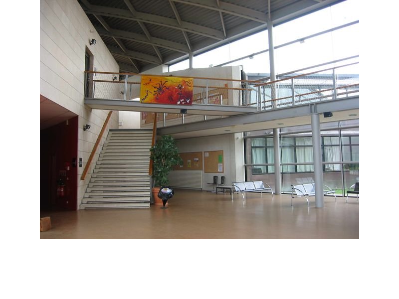 Escalier amenant vers le pavillon 1,2,3 et l'administration