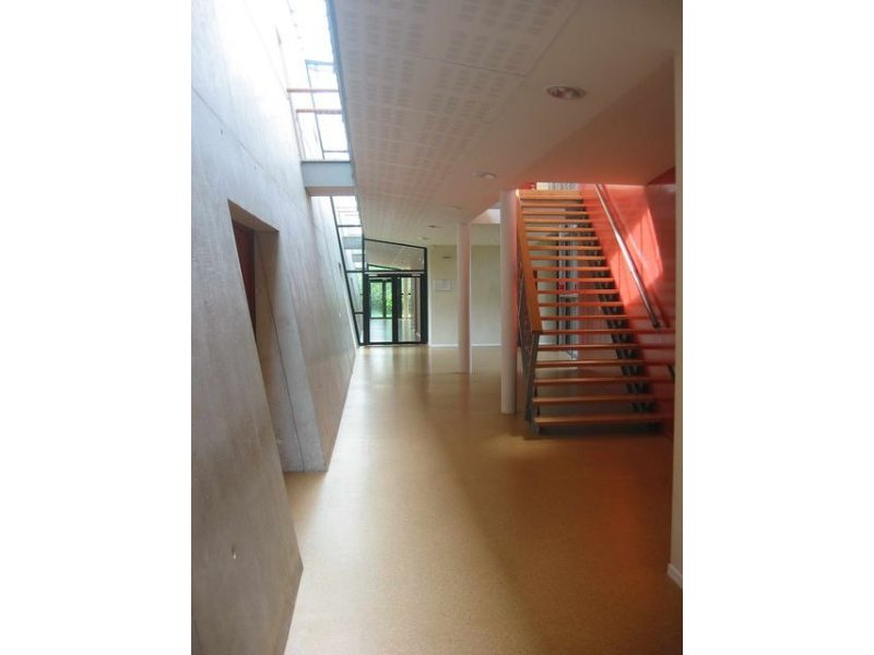 Couloir du rez de chaussée amenant aux salles du pavillon 1,2,3